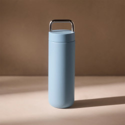 Fellow Carter Carry Thermosflasche | 591ml Hazy blue