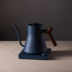 Fellow Stagg EKG PRO stone blue + walnut | Wasserkocher Gooseneck