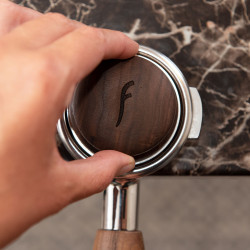 Flair 58 Tamper aus Walnussholz